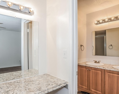 26218 Maplewood Drive - Photo Thumbnail 13