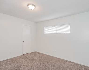 26218 Maplewood Drive - Photo Thumbnail 10