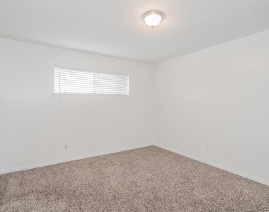 26218 Maplewood Drive - Photo Thumbnail 11