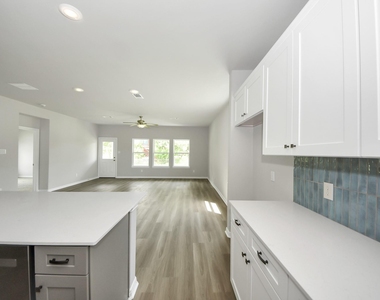 638 Stovall Drive - Photo Thumbnail 19