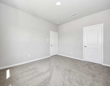 638 Stovall Drive - Photo Thumbnail 26