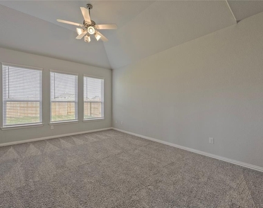 32962 Silver Meadow Way - Photo Thumbnail 10