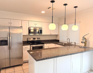 2429 W Settlers Way - Photo Thumbnail 6