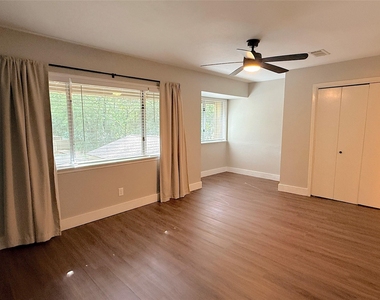 2429 W Settlers Way - Photo Thumbnail 16