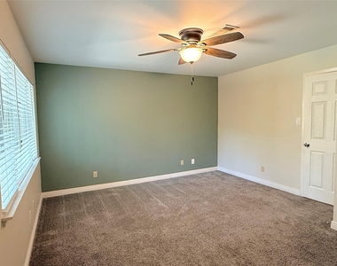 2429 W Settlers Way - Photo Thumbnail 12