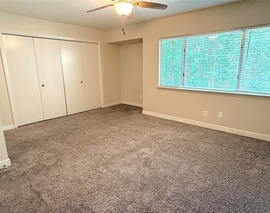2429 W Settlers Way - Photo Thumbnail 11