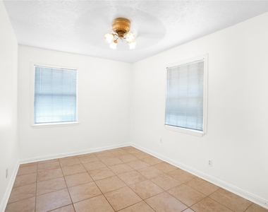 12432 Yancy Drive - Photo Thumbnail 5