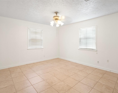 12432 Yancy Drive - Photo Thumbnail 4