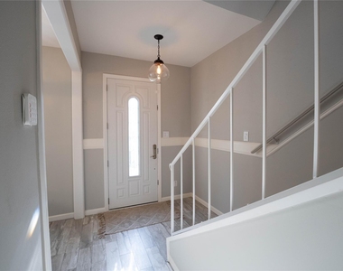 7447 Brompton Street - Photo Thumbnail 3