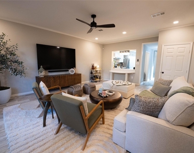 7447 Brompton Street - Photo Thumbnail 5