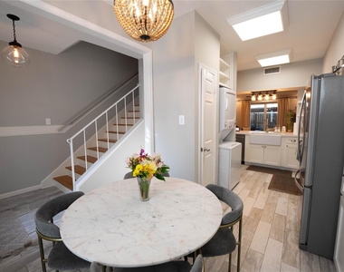 7447 Brompton Street - Photo Thumbnail 9