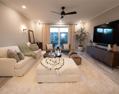 7447 Brompton Street - Photo Thumbnail 4
