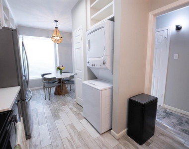 7447 Brompton Street - Photo Thumbnail 12