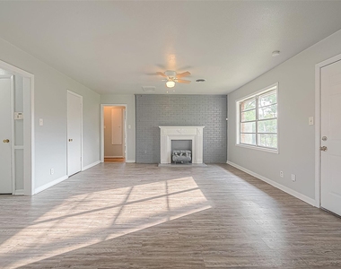 5646 Cedarburg Drive - Photo Thumbnail 2