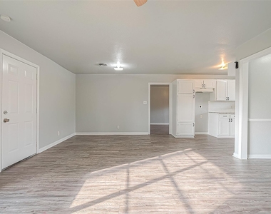5646 Cedarburg Drive - Photo Thumbnail 12