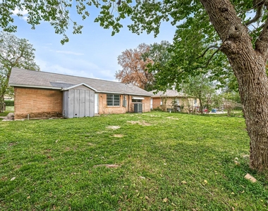 5646 Cedarburg Drive - Photo Thumbnail 14
