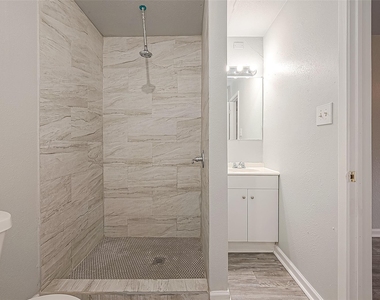 5646 Cedarburg Drive - Photo Thumbnail 6