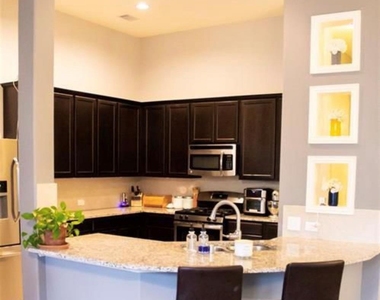9515 Arrowhead Terrace Lane - Photo Thumbnail 3