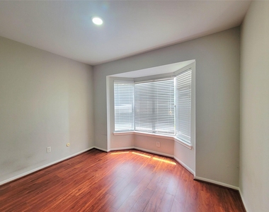 7447 Cambridge Street - Photo Thumbnail 10