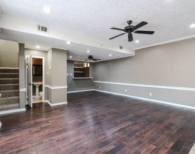 1905 Park Street - Photo Thumbnail 4