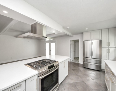 4011 Ebbtide Drive - Photo Thumbnail 4