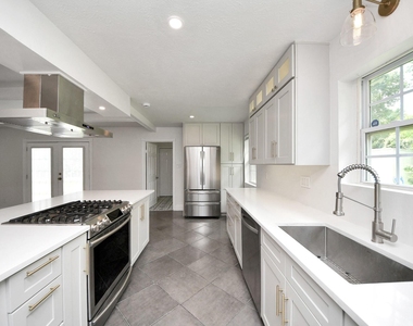 4011 Ebbtide Drive - Photo Thumbnail 5