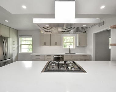 4011 Ebbtide Drive - Photo Thumbnail 3