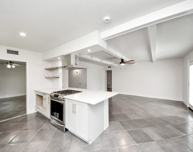 4011 Ebbtide Drive - Photo Thumbnail 8