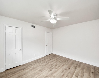 4011 Ebbtide Drive - Photo Thumbnail 14
