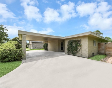 4011 Ebbtide Drive - Photo Thumbnail 1