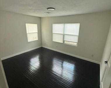 5950 Southville Street - Photo Thumbnail 3