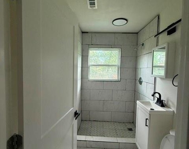 5950 Southville Street - Photo Thumbnail 4