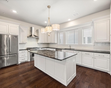 2656 Fountain Key Boulevard - Photo Thumbnail 5