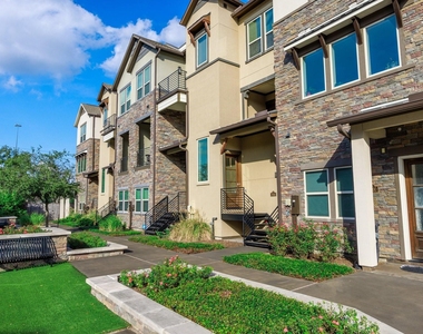 2656 Fountain Key Boulevard - Photo Thumbnail 22