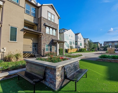 2656 Fountain Key Boulevard - Photo Thumbnail 24
