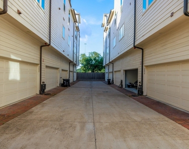 2656 Fountain Key Boulevard - Photo Thumbnail 25