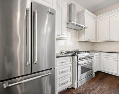 2656 Fountain Key Boulevard - Photo Thumbnail 7