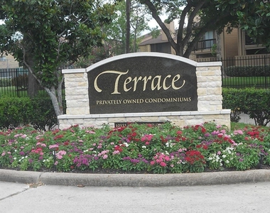 10555 Turtlewood Court - Photo Thumbnail 5