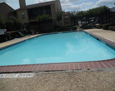 10555 Turtlewood Court - Photo Thumbnail 6