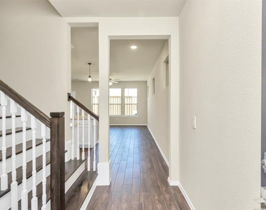3420 Avondale View Drive - Photo Thumbnail 7