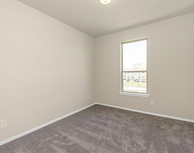 3420 Avondale View Drive - Photo Thumbnail 24
