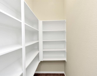 3420 Avondale View Drive - Photo Thumbnail 23