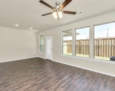 3420 Avondale View Drive - Photo Thumbnail 14