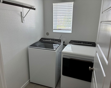 14150 Granger Pointe Lane - Photo Thumbnail 17