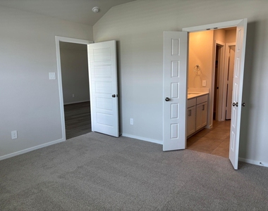 14150 Granger Pointe Lane - Photo Thumbnail 8
