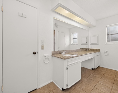 16838 Markridge Drive - Photo Thumbnail 30