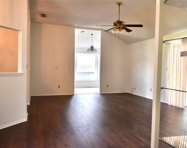 16838 Markridge Drive - Photo Thumbnail 10