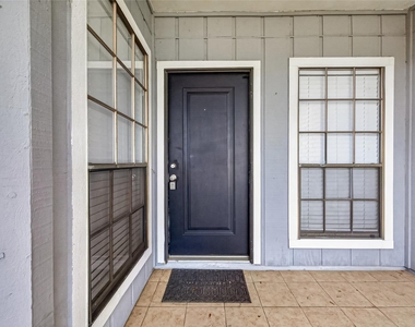 16838 Markridge Drive - Photo Thumbnail 4