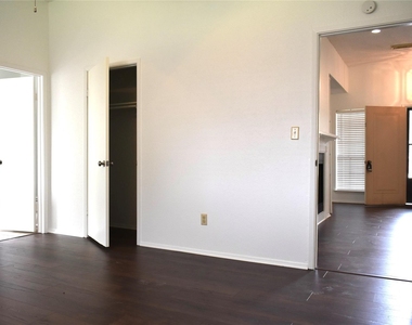 16838 Markridge Drive - Photo Thumbnail 2