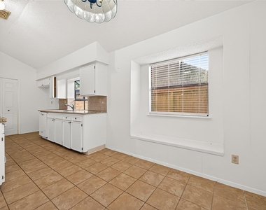 16838 Markridge Drive - Photo Thumbnail 10